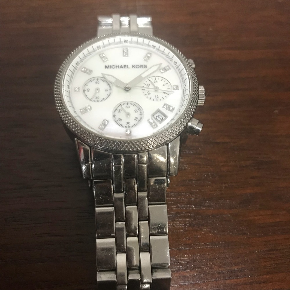Silver Michael Kors watch - Picture 3 of 4